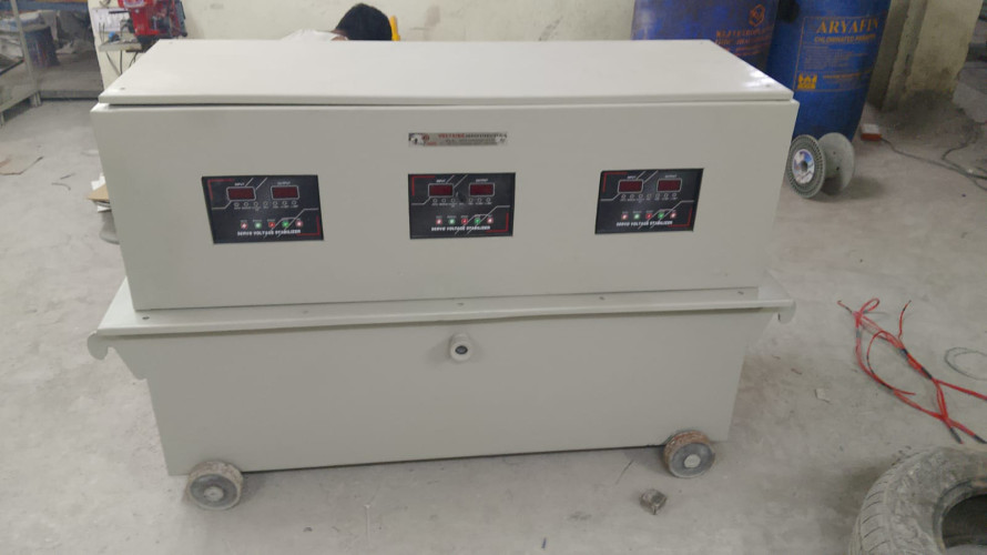 Three phase oil cooled servo voltage stabilizer